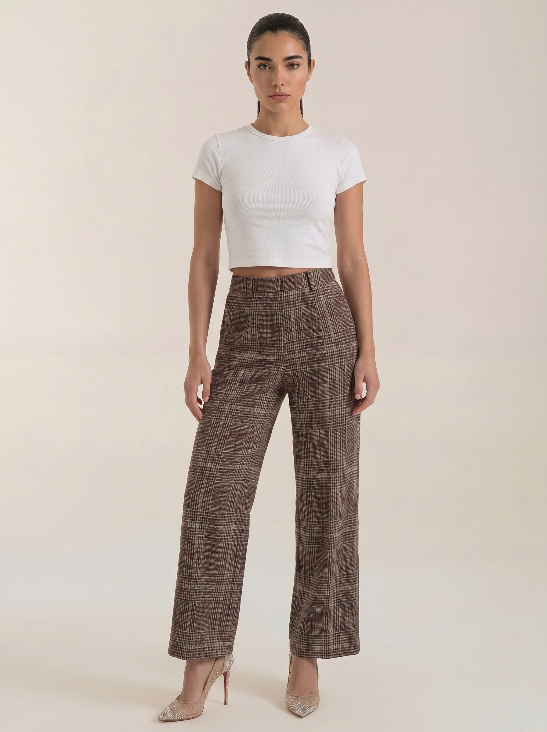 High-waisted plaid trousers in brown with wide-leg fit and belt loops